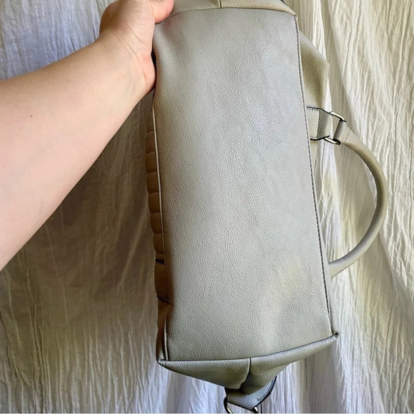 77%OFF❣️Cesca Beige Cream Ribbed Bucket Handbag - Picture 8 of 16